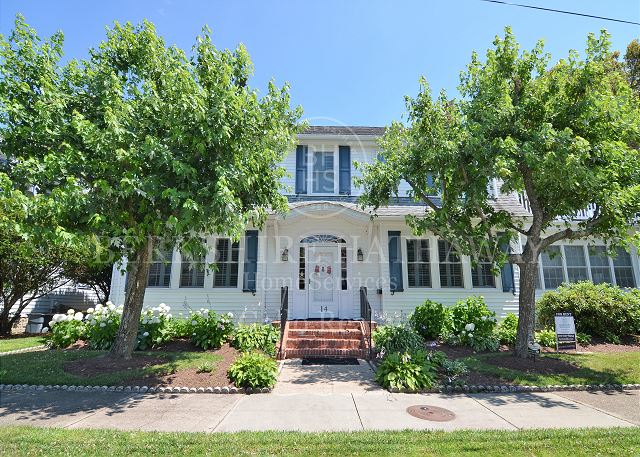 14 Pennsylvania Avenue
