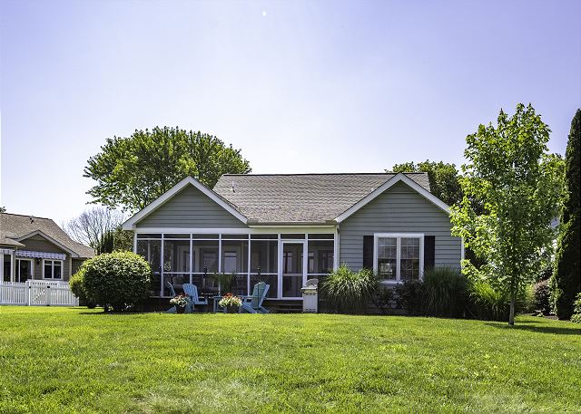 352 Plantations Boulevard, Plantations East*