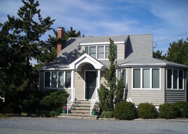 8 Illinois Avenue