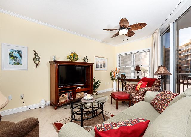 Gorgeous Amenities in 201 like crown molding and custom ceiling fans
