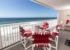 IBR 7004: Feel the Sand Between Your Toes! Lavish retreat location!