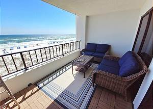 Surf Dweller 410: Beach front, free beach service and more!!!!