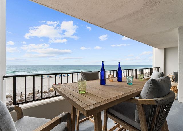 Enjoy a meal with views!