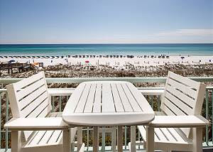Pelican Isle 307: Absolutely beautiful, free beach service, Gulf front, WiFi