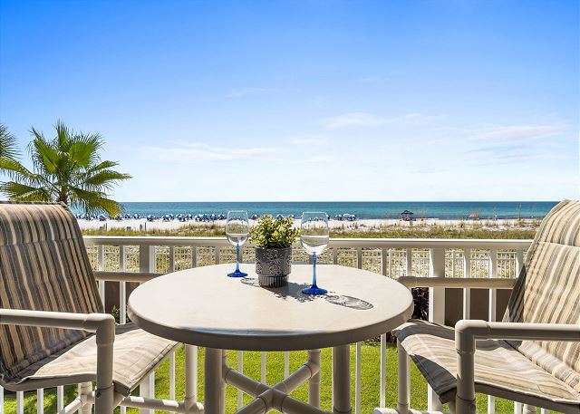 Breakfast on the balcony anyone?