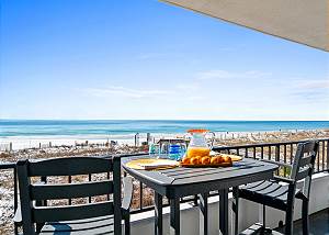 SD 205: Seaspray Getaway - Let the Tropical Waves Be Your Alarm Clock!