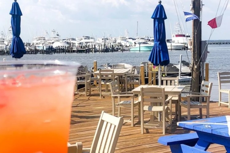 Marina Bar & Grill
