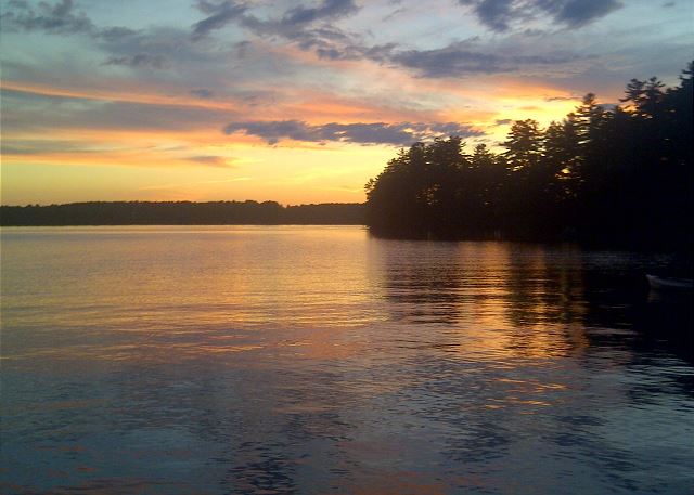 Sunset Cottage on Salmon Lake