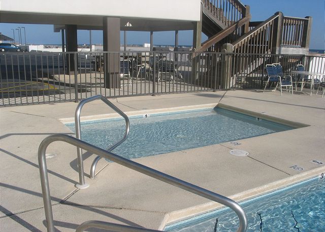 Island Winds West child's pool area.