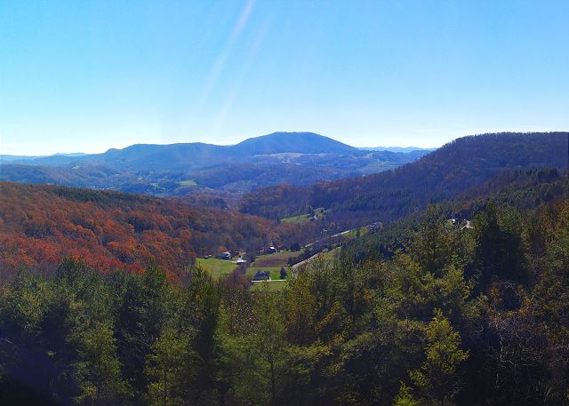 Beautiful views abound during autumn in the North Carolina Mountains. 