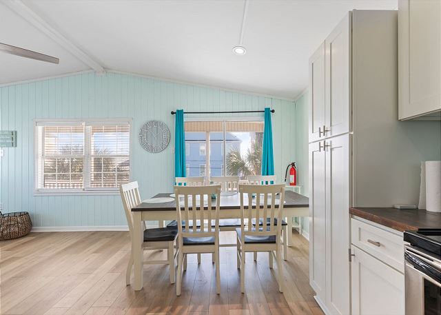 3007NOB Ocean View 7BR Home in Cherry Grove - Sleeps 16 5