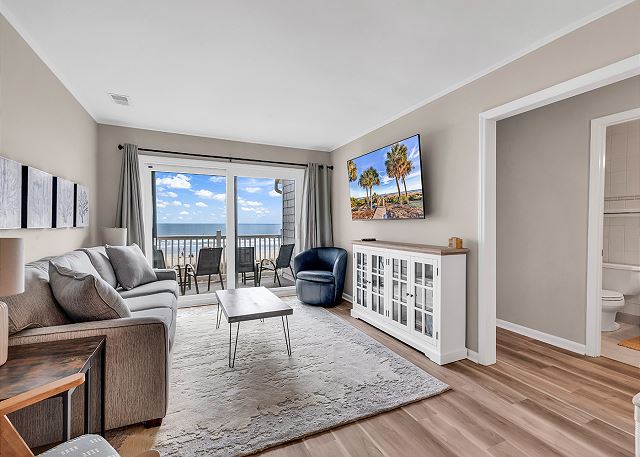 Newly Renovated Oceanfront 3BR | Top Floor