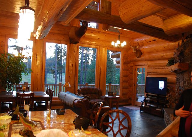Massive Suncadia Log Lodge Overlooking 5th Green Prospector Golf