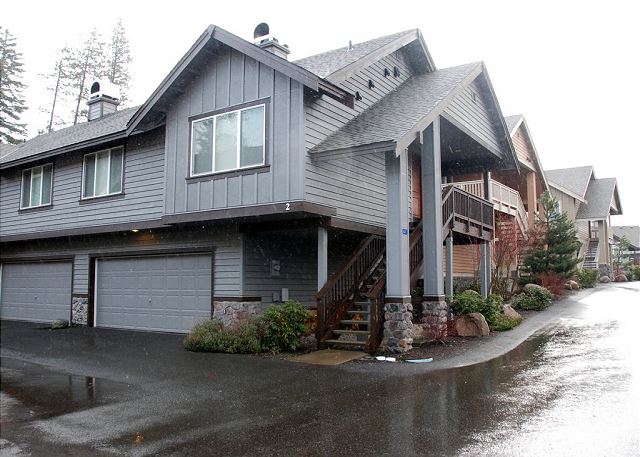 Two Bedroom Roslyn Ridge Condo