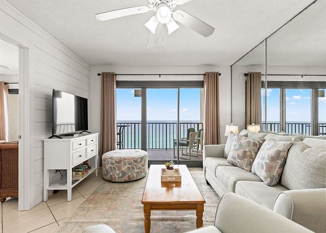 Beachfront Bliss! Modern 1BR Condo – Winter Rates at Commodore 1002