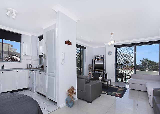 Ocean Palms, Unit 2 - The Entrance, NSW                     ...