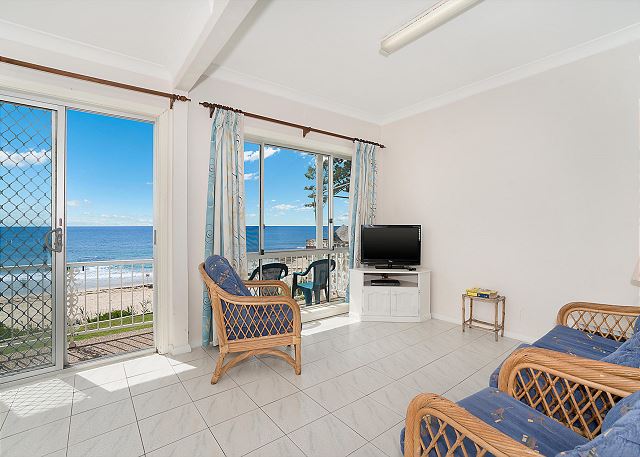 Sea Spray Apartments, Unit 4