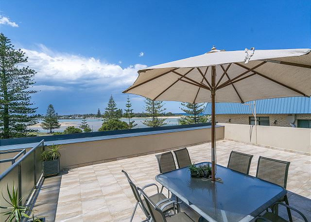 Lakeshore Apartments - Unit 6