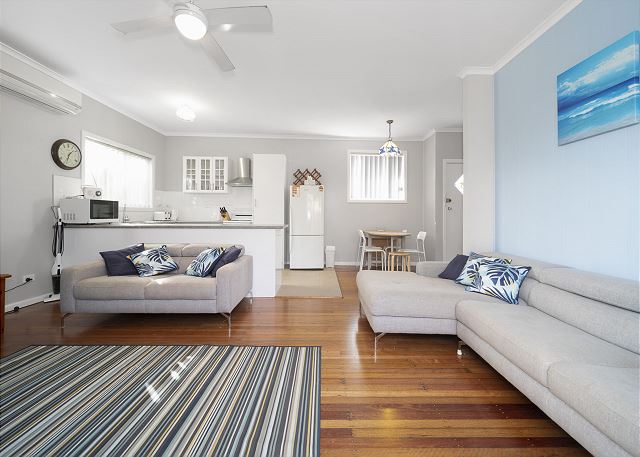 Eloora House, Blue bay