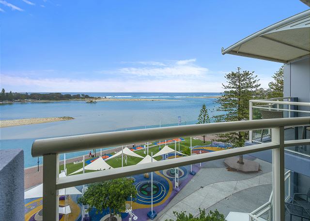 The Oaks Waterfront Resort, Unit 510