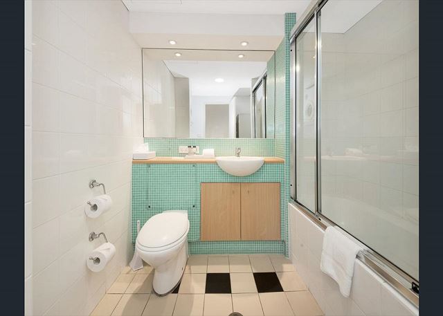 The Oaks Waterfront Resort, Unit 421