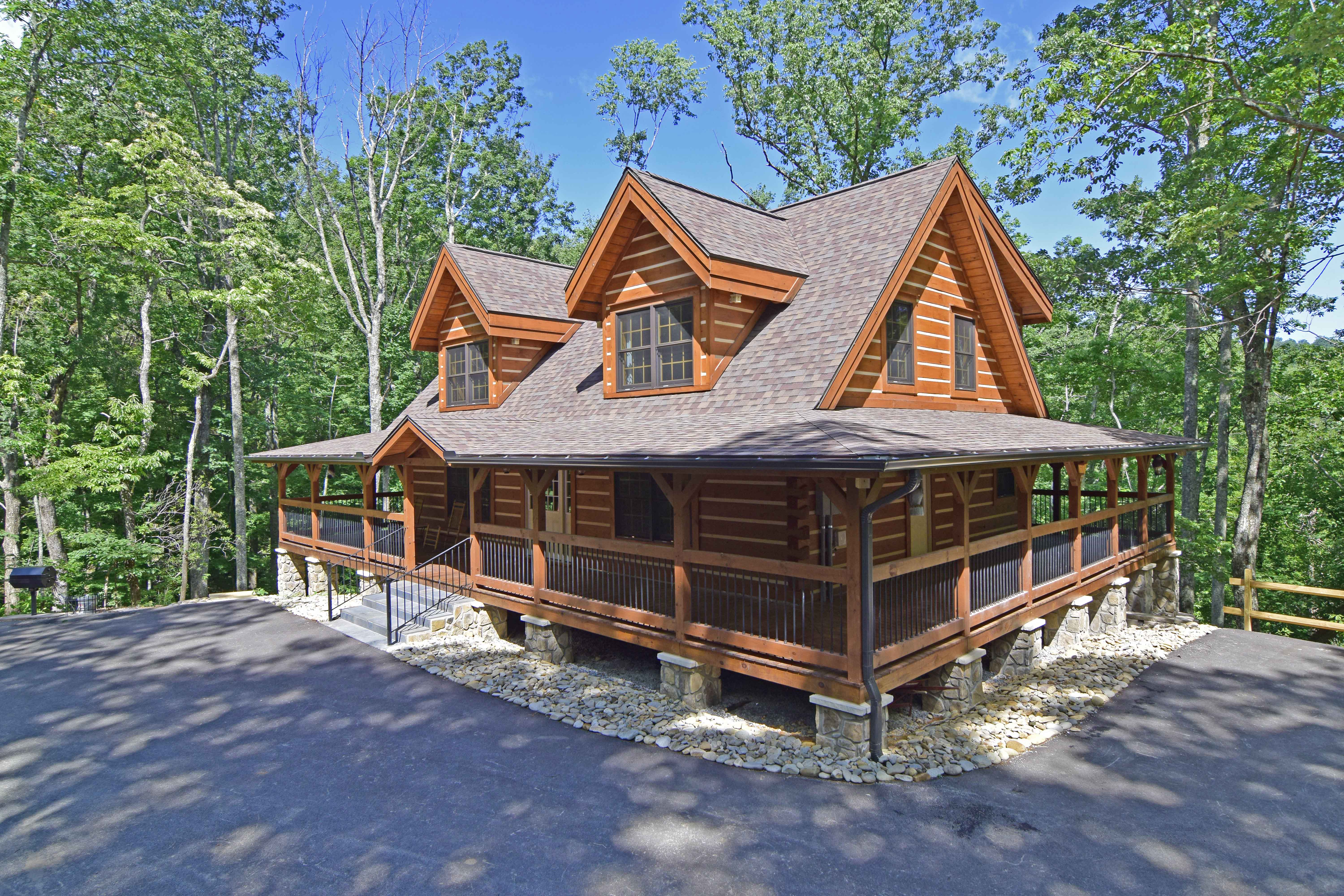 15 Excellent Downtown Gatlinburg Cabins Near The Strip