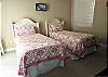 2 Twin Beds