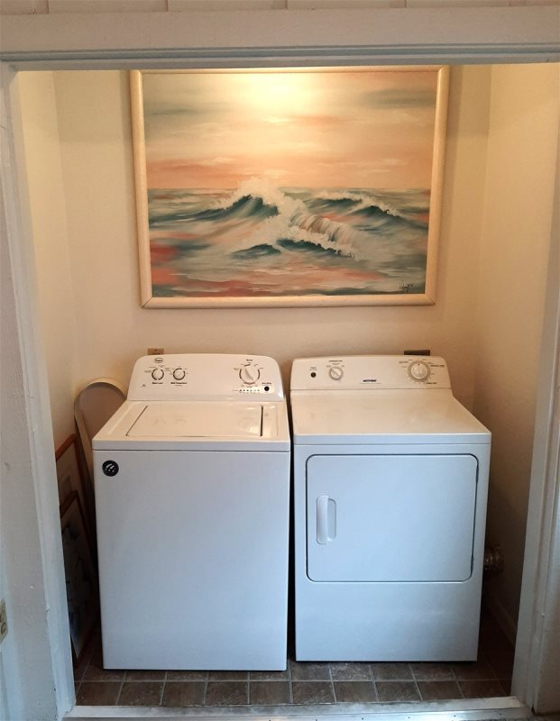 Laundry Full Size Washer & Dryer In Unit