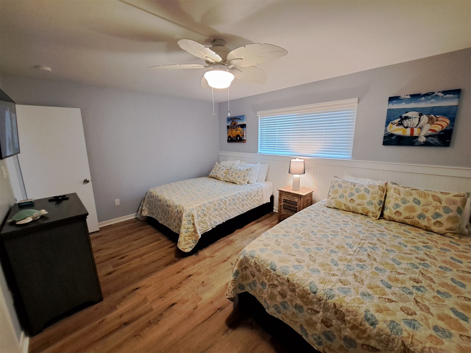 Guest Bedroom 2 Queen Beds