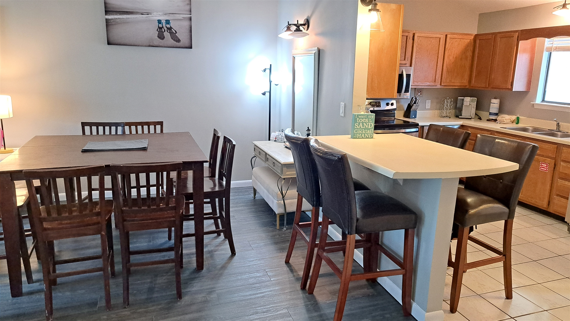 1503 Beachy-2Bd-2Bth Beach Service Included - 2 Chairs and Umbrella | Photo 4