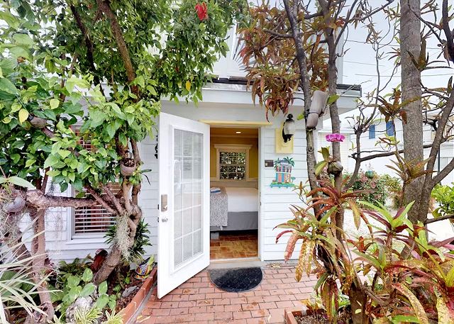 Charmayne's Cottages - Truman @ Duval 2