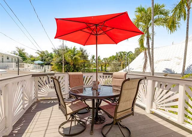 Charmayne's Cottages - Truman @ Duval