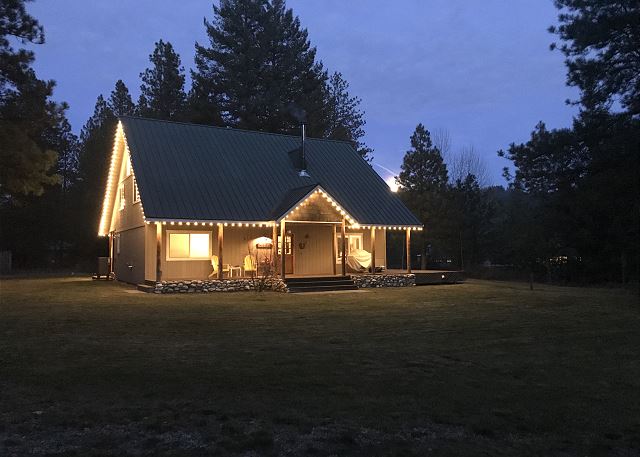 Pine Tree Cottage Nw Comfy Cabins Vacation Rentals