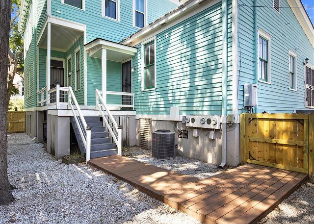 Steps from Forsyth Park-Parking Spot Included!