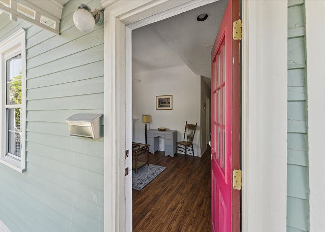 “Charming One-Bedroom Escape, Steps from Savannah’s History.”