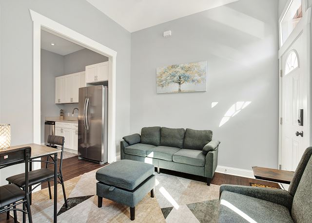 "Charming 3BR Stay in the Center of Savannah | Sleeps 7+