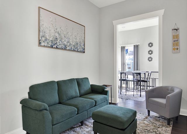 “Prime Jefferson Street Living — Modern Comfort in the Heart of Savannah”