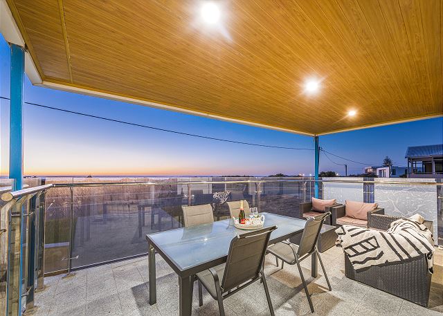 Oceans Waves - Luxury Apartment with ocean views
