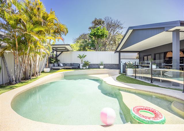 Caves Coastal Escape