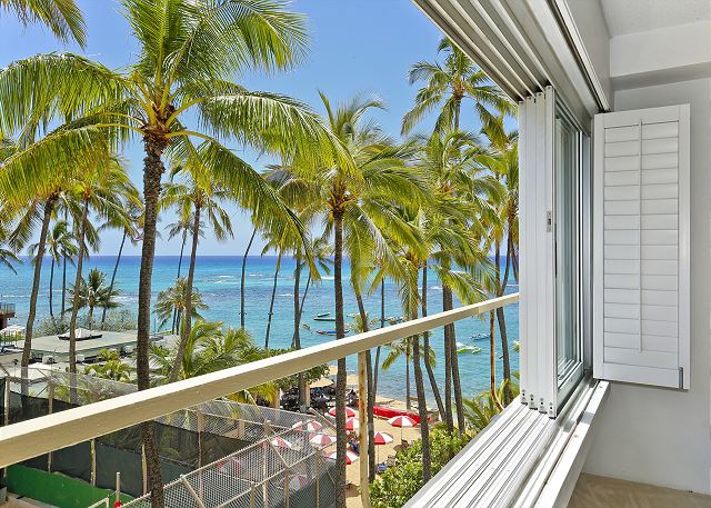 Colony Surf #407 - Beachfront Building At The Quiet End Of Waikiki With ...