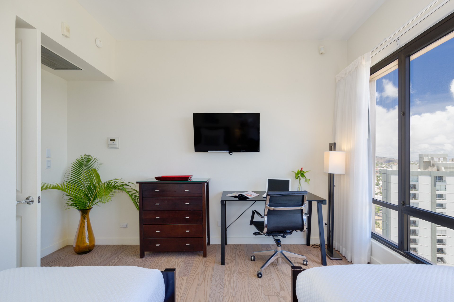 Waikiki Sunset PH3807 Fabulous Diamond Head and Ocean views from this