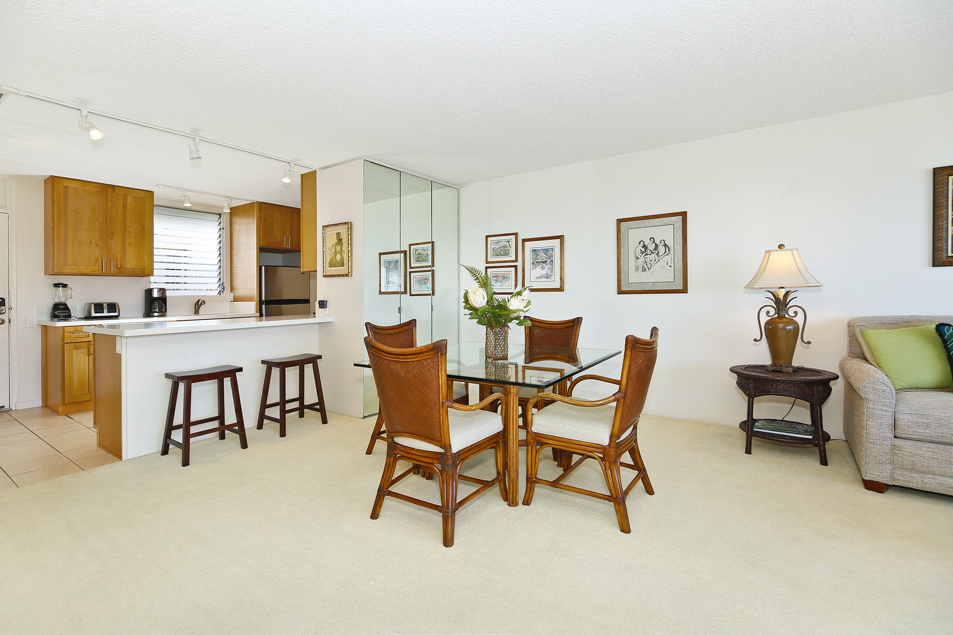 Colony Surf 807 900 Sq Foot Condo Quiet Beachfront Building Swimming/Surfing Beach