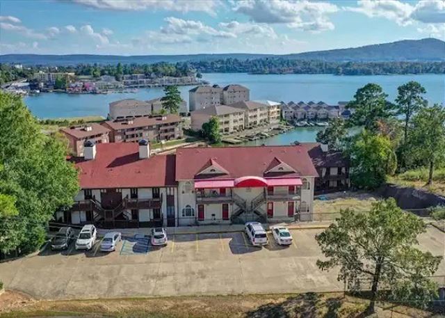 Charming 2 bedroom, 2 bath condo