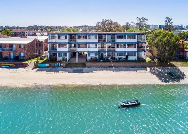 Water Front Unit In Mooloolaba