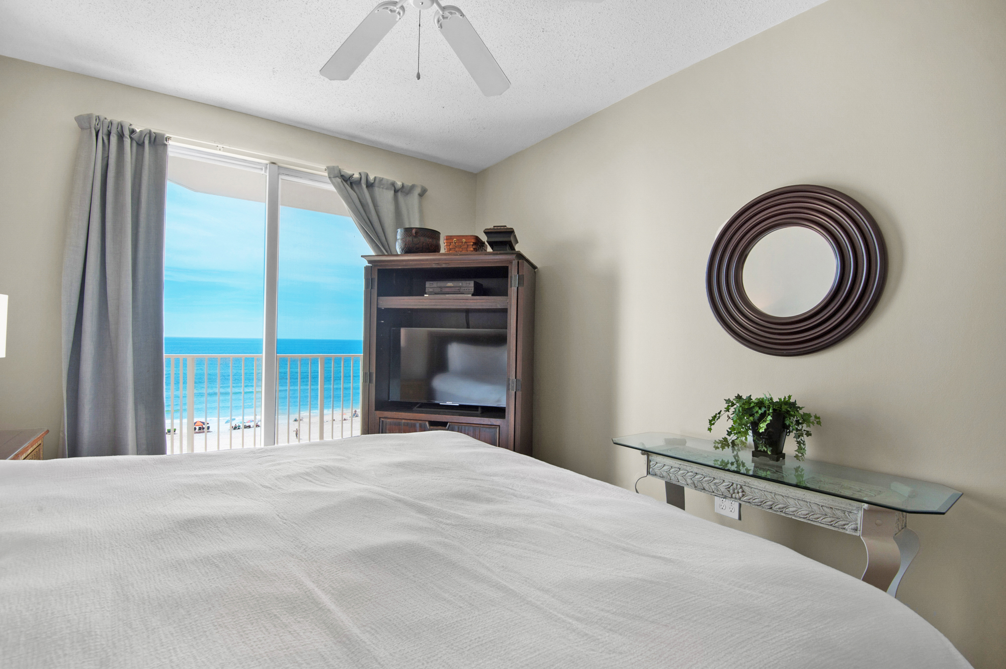 Majestic Sun 402B - Beach View Master King Suite w/ HDTV