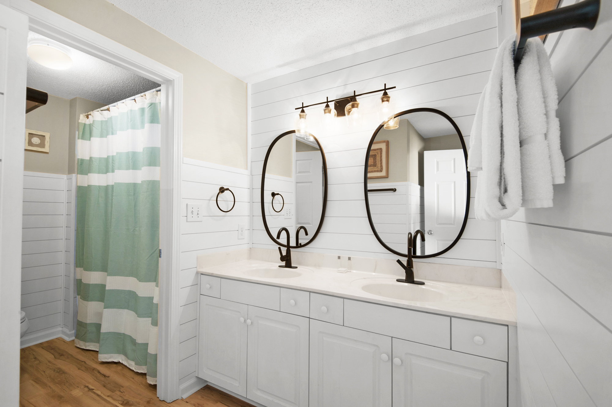 Majestic Sun 402B - Master King Suites Private Bathroom