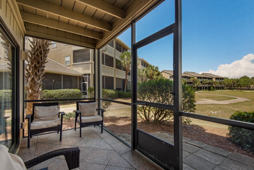 Seascape Lakefront Villa 136 31