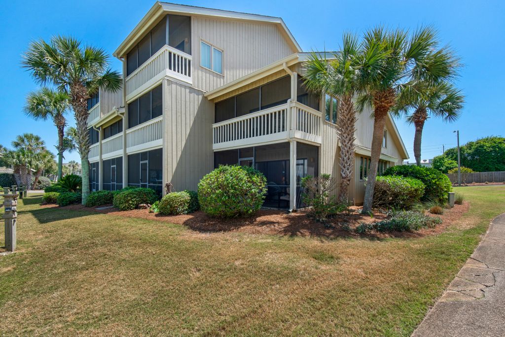 Seascape Lakefront Villa 136 30