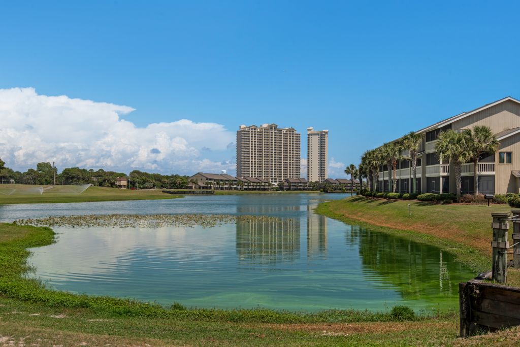 Seascape Lakefront Villa 136 29