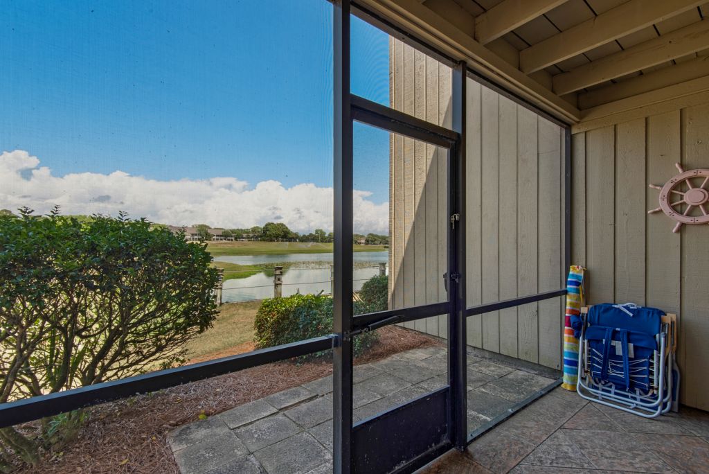 Seascape Lakefront Villa 136 28